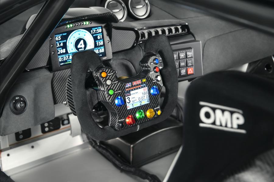 Панель приборов Lotus Evora GT4 Concept 2019 года  (фото 14 из 30)